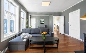 Sunny Apartment In Alesund City
