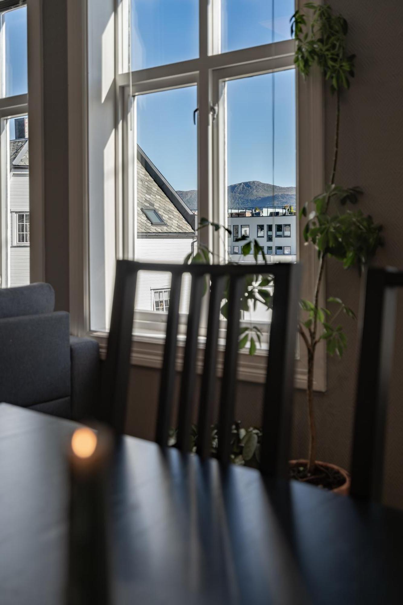 Sunny Apartment In Alesund City Exterior foto