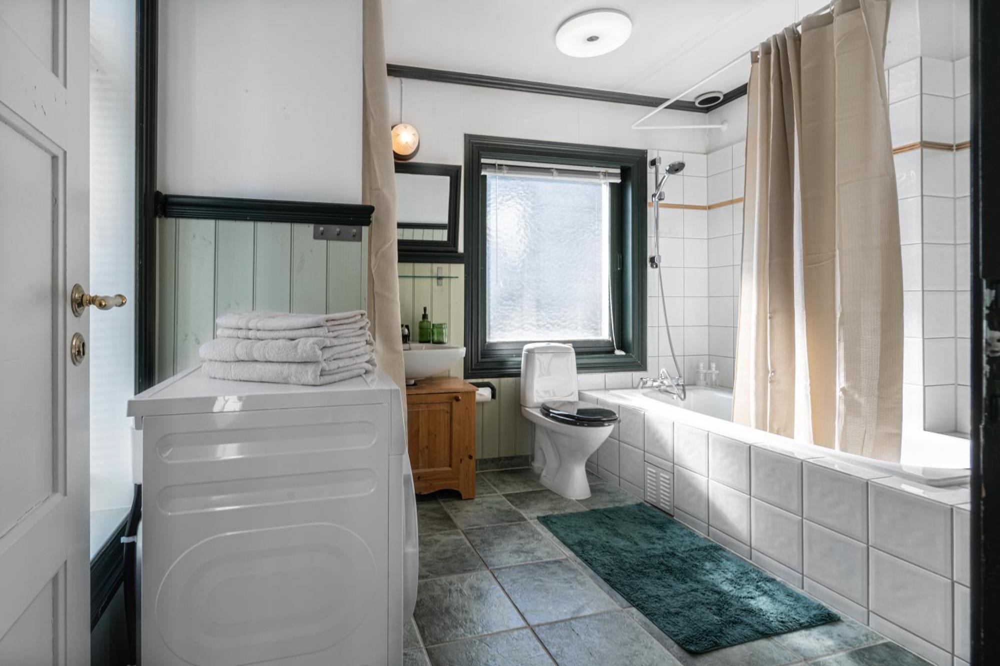 Sunny Apartment In Alesund City Exterior foto